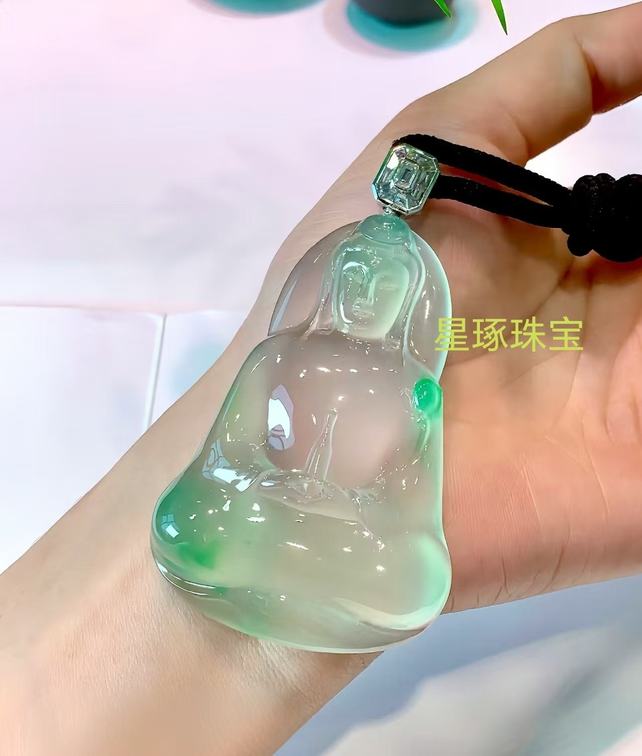 高冰种晴绿观音吊坠（66.2） 角度2