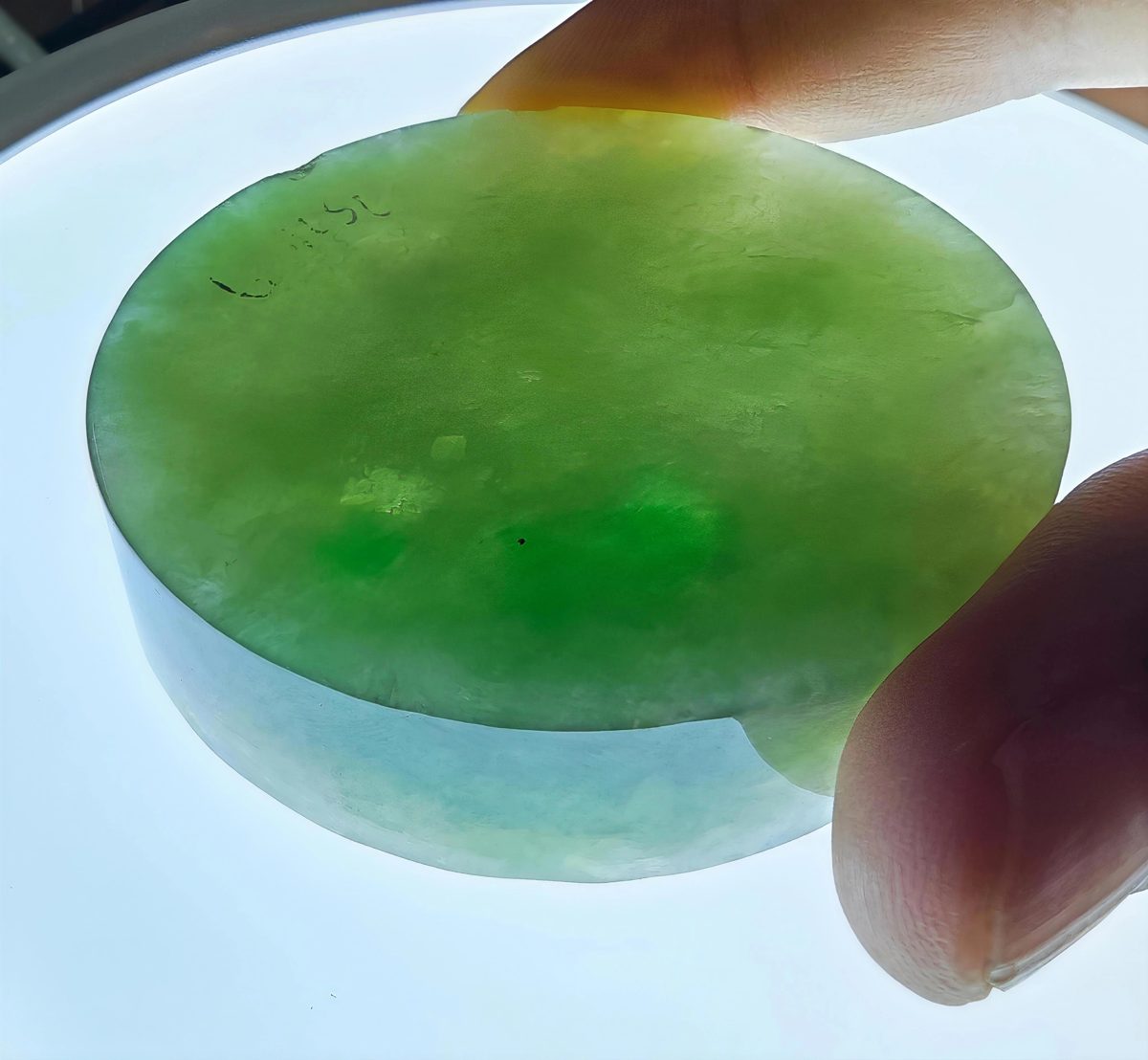 阳绿翡翠镯心料（可雕对牌双吊坠） 角度1